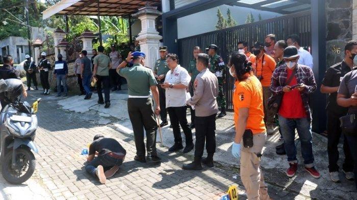 Petugas olah TKP Penembakan Istri TNI